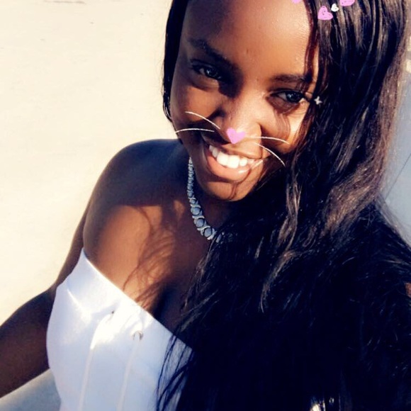 Meet your Posher, Donnica - Picture 1 of 1